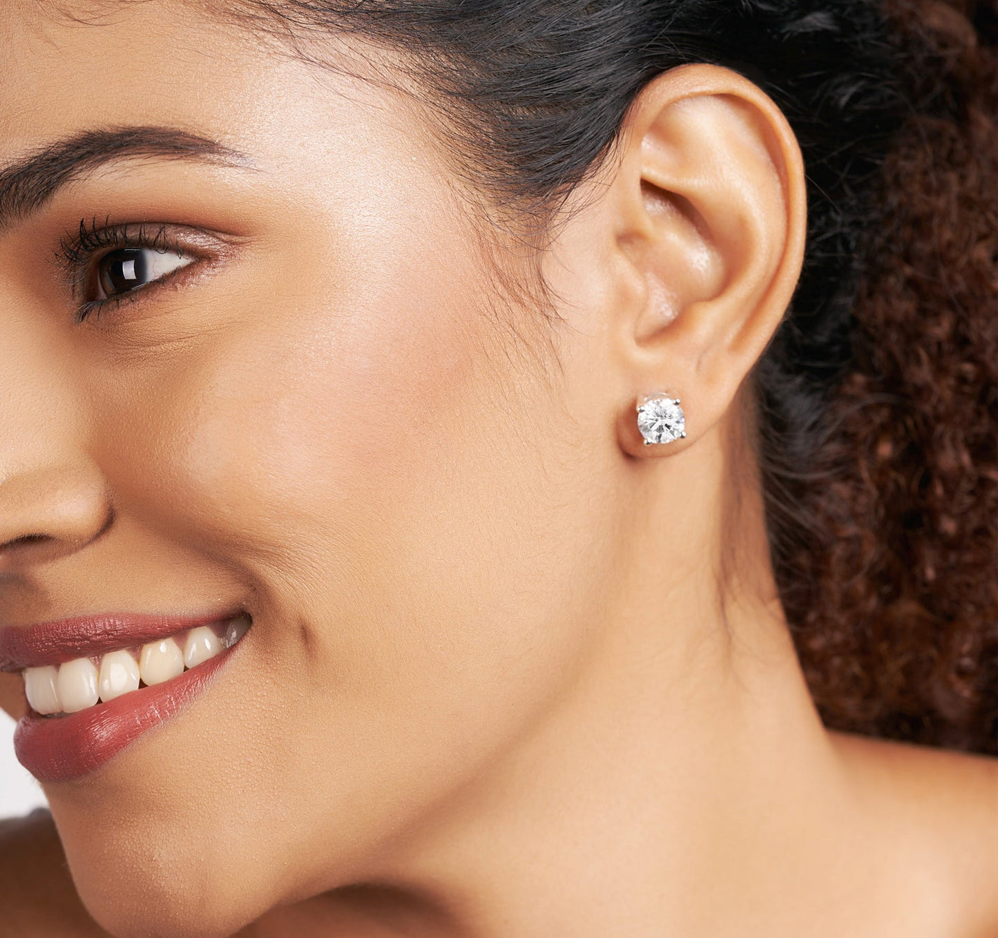 4 Prong Round Studs - 14K yellow Gold, 1.50 ct